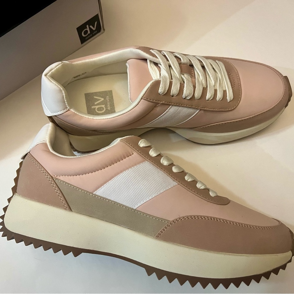 dv by Dolce Vita Sneakers Bettie